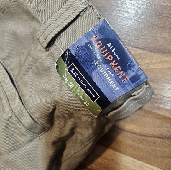 NWT 5.11 Tactical Covert Khaki Pants 28x34 - Picture 3 of 10
